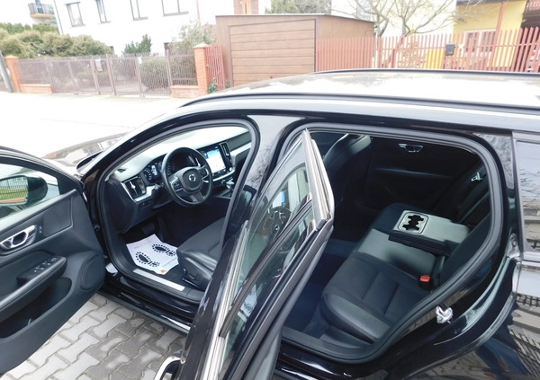 Volvo V60 cena 76980 przebieg: 210000, rok produkcji 2018 z Warta małe 436